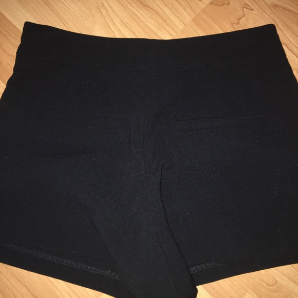 Black shorts with pockets (25) - Picture 7 of 7